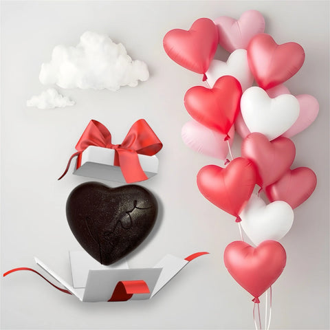 Inima din ciocolata neagra si caramel sarat Valentine's Day